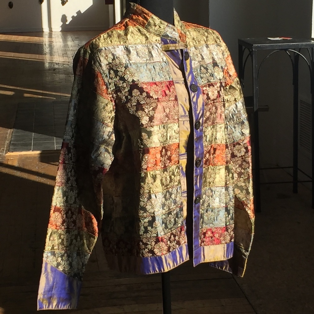 Cotton and silk floral embroidered iridescent jacket with wooden buttons